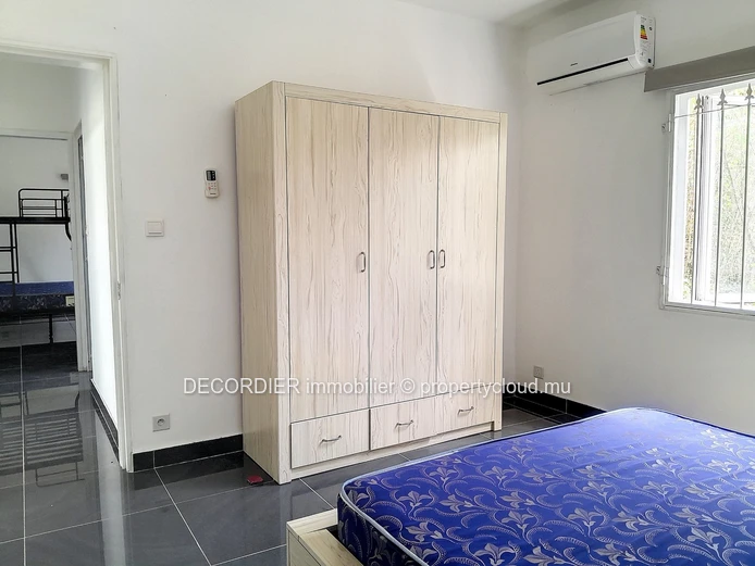 Grande maison composée de 2 appartements