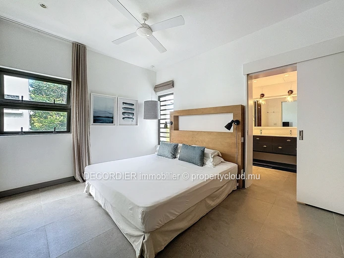 Elegant furnished flat with sea view in Saint Antoine