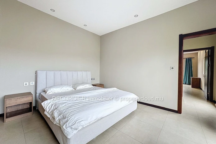 Contemporary villa in a secure residence