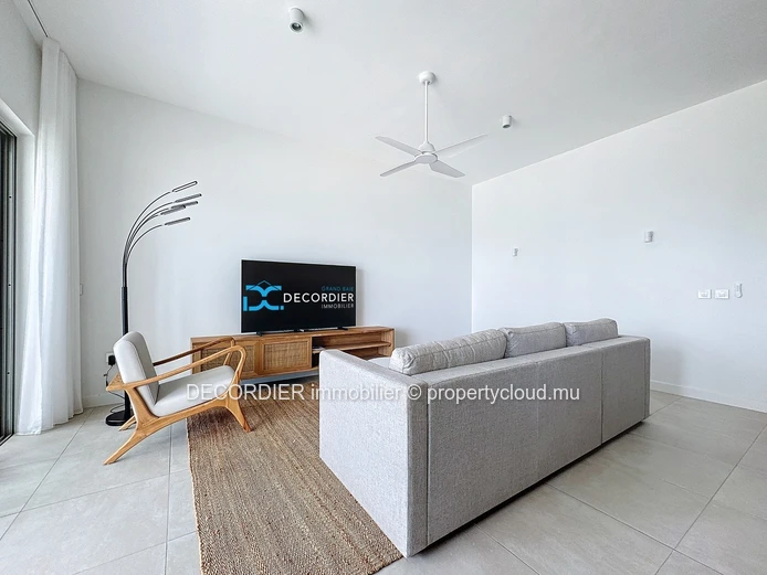 Beautiful apartment on the 1st floor facing the sea