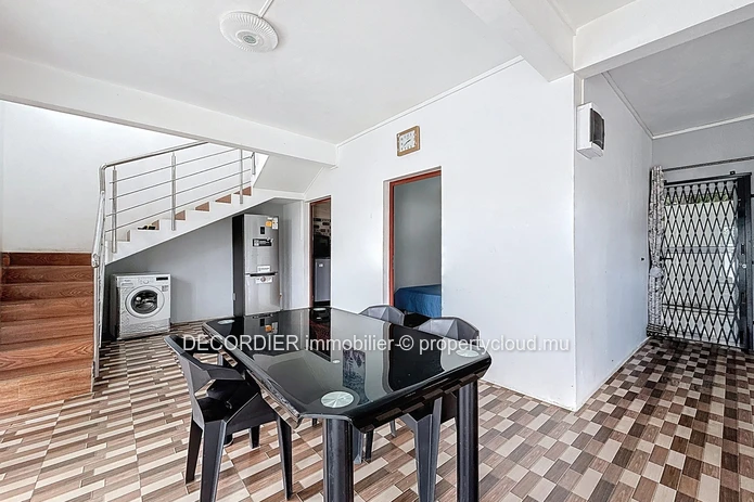 Maison de 176 m² idéalement située à Sottise