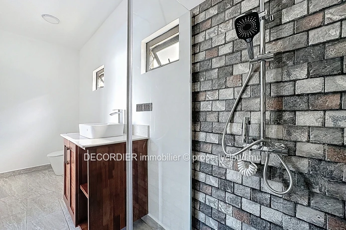 Modern villa with swimming pool – Ideal location, dream lifestyle