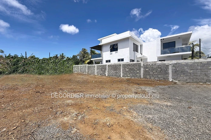 Residential Land for Sale – Petit Raffray