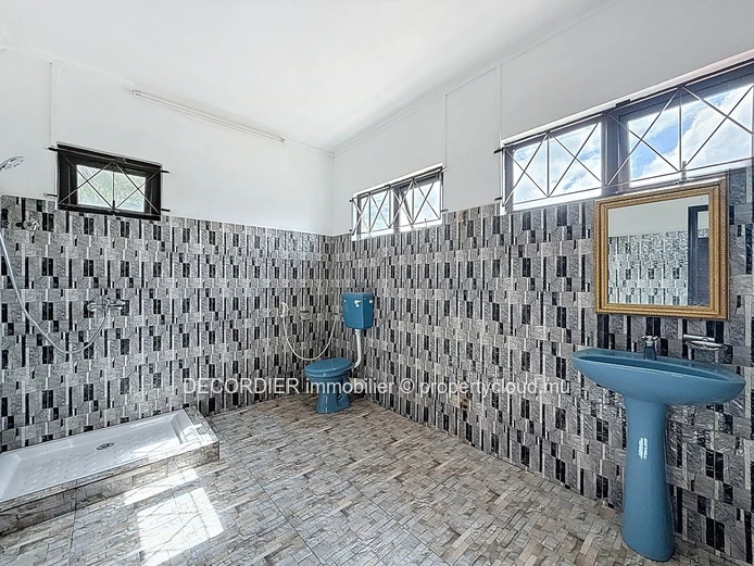 Maison meublée à vendre