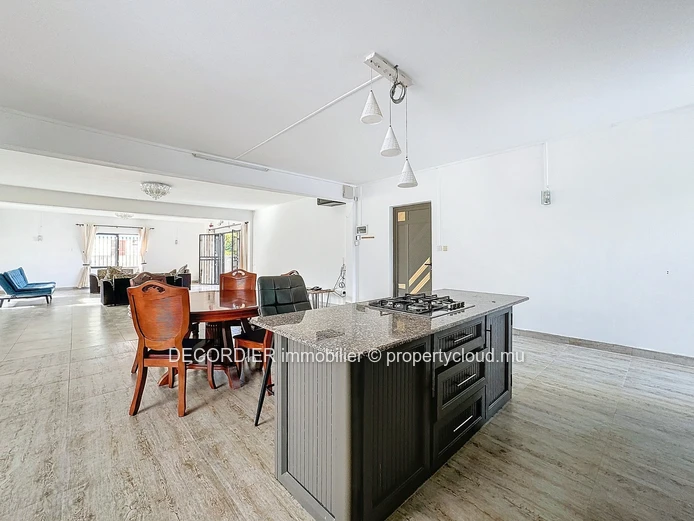 Maison individuelle avec coin barbecue (Mandat exclusif)