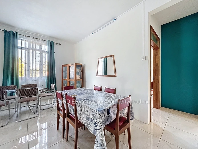 Maison Spacieuse à vendre à Trou aux Biches Road, Triolet
