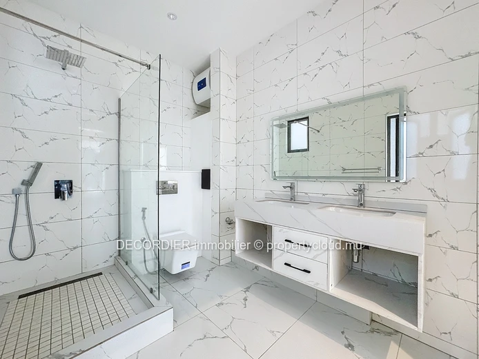 Apartment located in a secure residence accessible to foreigners
