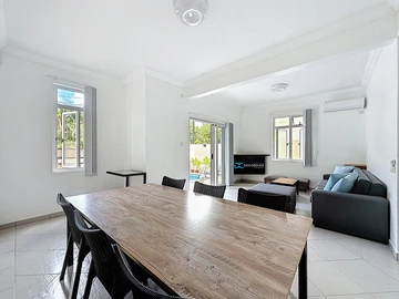 6 Bedroom House