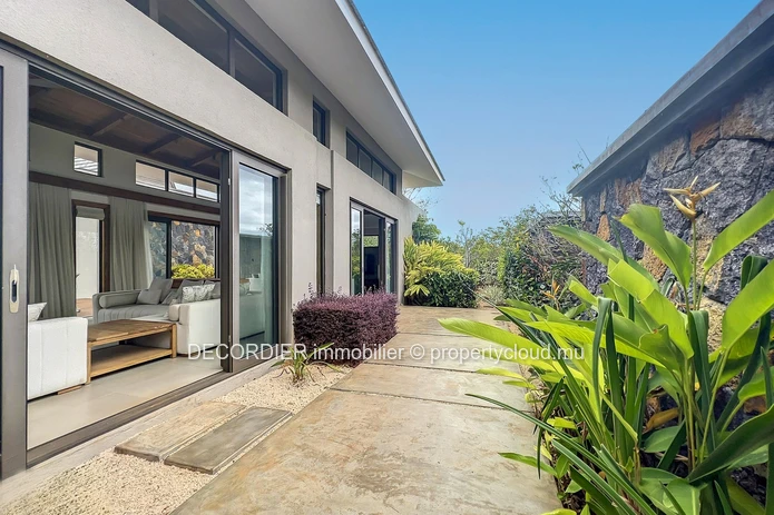 Sublime villa located in a secure residence