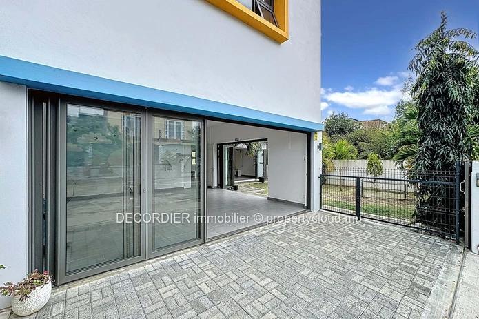 Beautiful Property for Rent – Ideal for Residential or Commercial Use