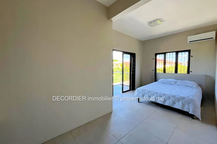 Elegant villa under construction with pool & garden