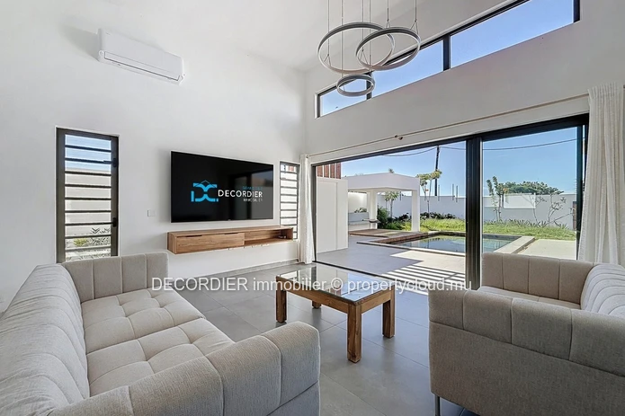 Maison moderne dans une résidence sécurisée
