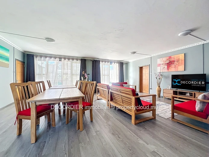 1st floor apartment with spacious terrace