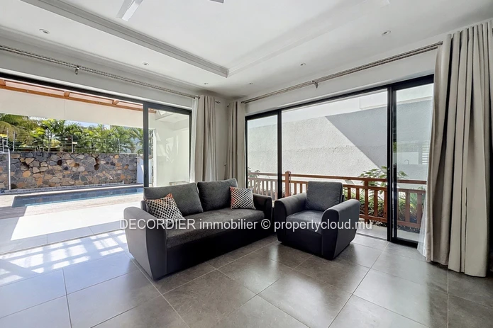 Villa contemporaine et spacieuse à Trou aux Biches