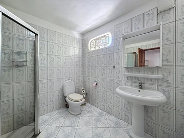 7 Bedroom House
