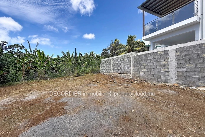 Residential Land for Sale – Petit Raffray