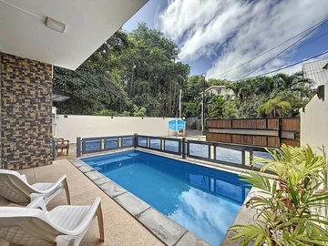 6 Bedroom House