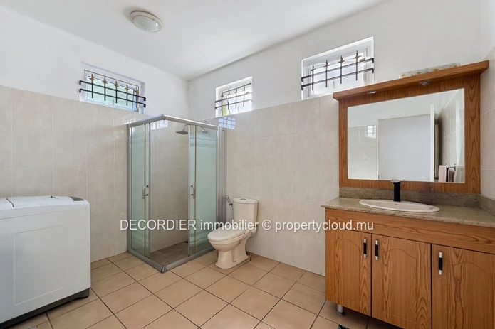 House for Rent with Private Pool – Bain Bœuf