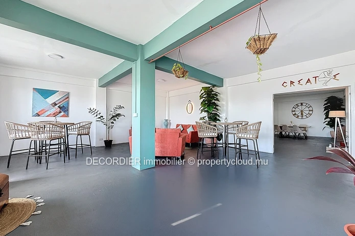 Commercial space for rent – Roches Brunes