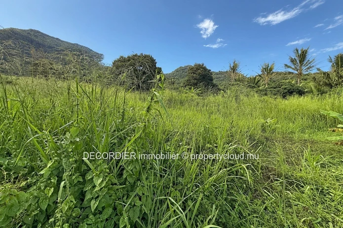 Residential land for sale in Crève-Cœur.