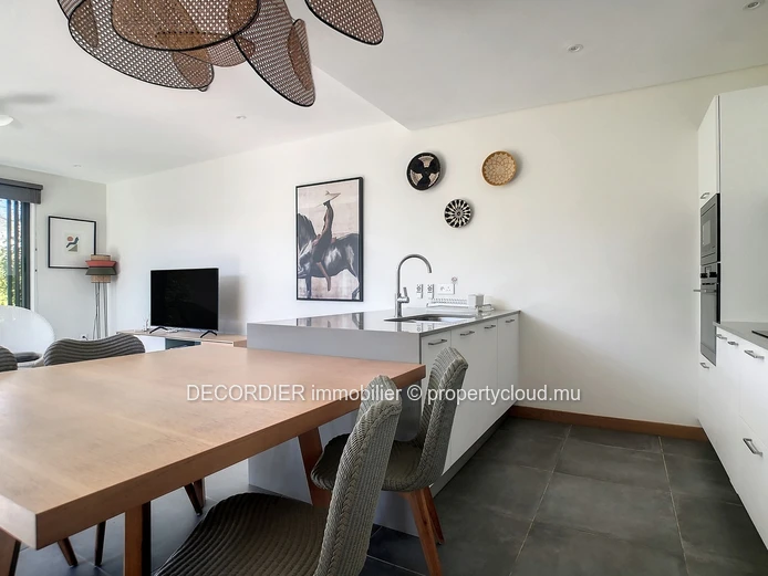 Villa contemporaine située dans une résidence sécurisée - Accessible aux étrangers (Mandat exclusif)