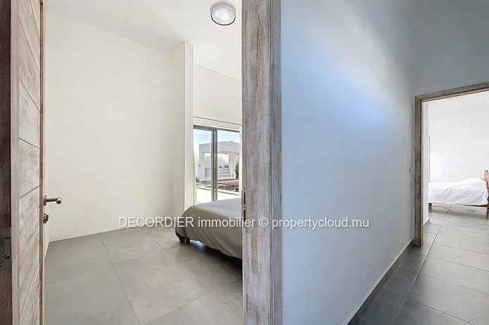 Maison moderne dans une résidence sécurisée