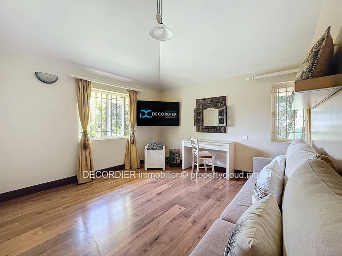 Magnifique villa à étage situé dans une résidence