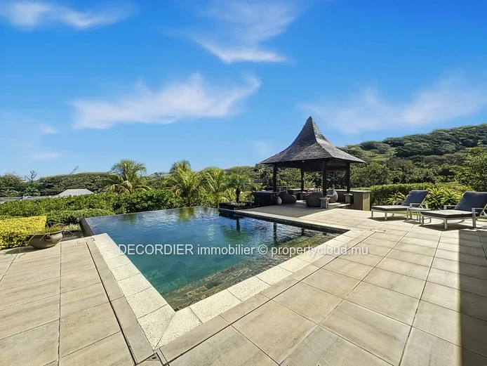 Magnifique villa située à Villa Valriche - accessible aux étrangers