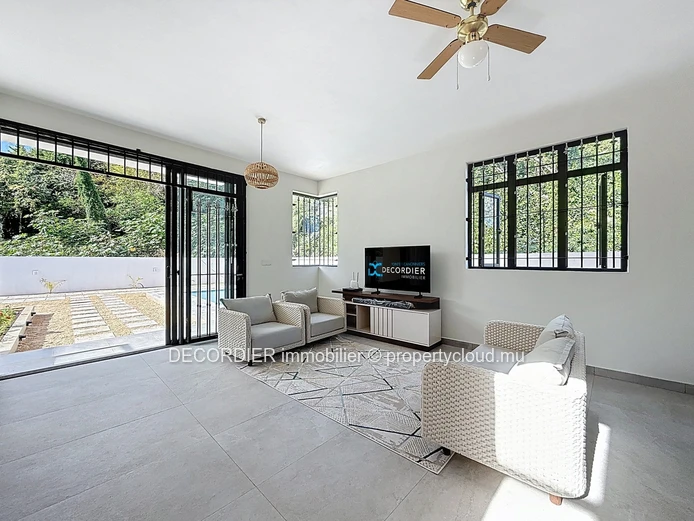 Villa contemporaine avec piscine dans un cadre paisible – Vente sur plan