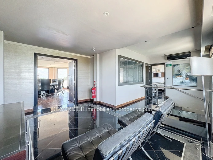Office for sale in the heart of Grand Bay