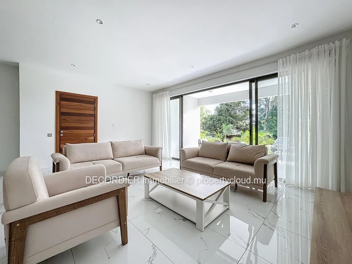 Apartment located in a secure residence accessible to foreigners