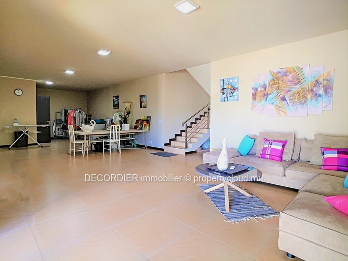 Grand Gaube, située dans un quartier résidentiel calme, splendide villa