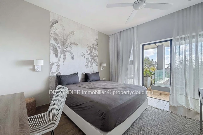 Penthouse with Lagoon & Coin de Mire Views