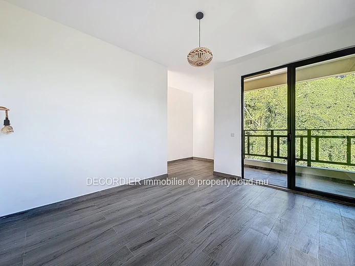Villa contemporaine avec piscine dans un cadre paisible – Vente sur plan