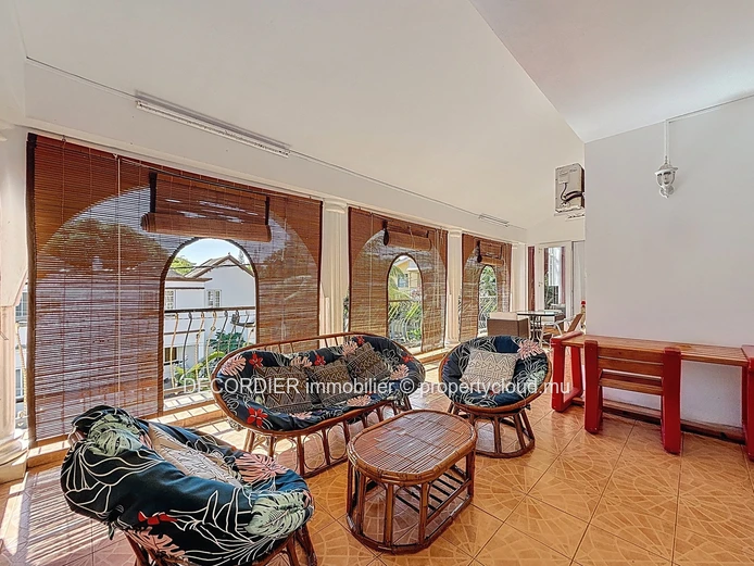 Spacieuse Maison à Trou Aux Biches avec Piscine et Jardin