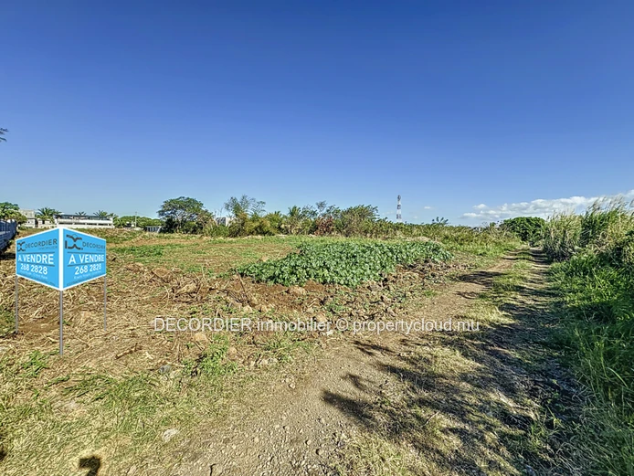 À Vendre Petit Raffray Terrain Résidentiel