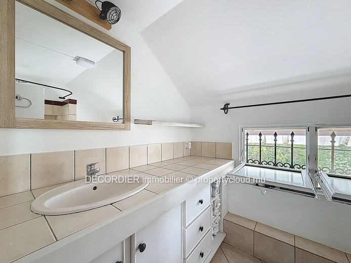 Charming House for Sale in Calodyne