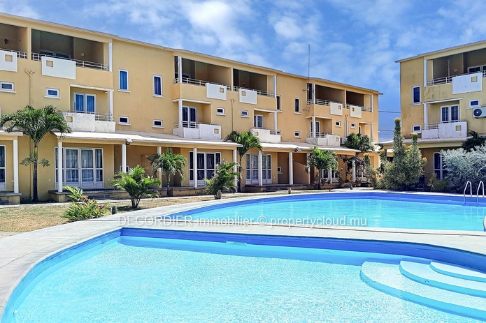 Triplex in a 24/7 secure residence with shared swimming pool