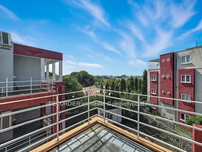 Penthouse for rent in a secure residence
