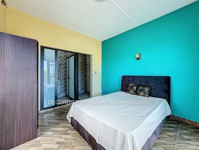 Apartment with shared swimming pool