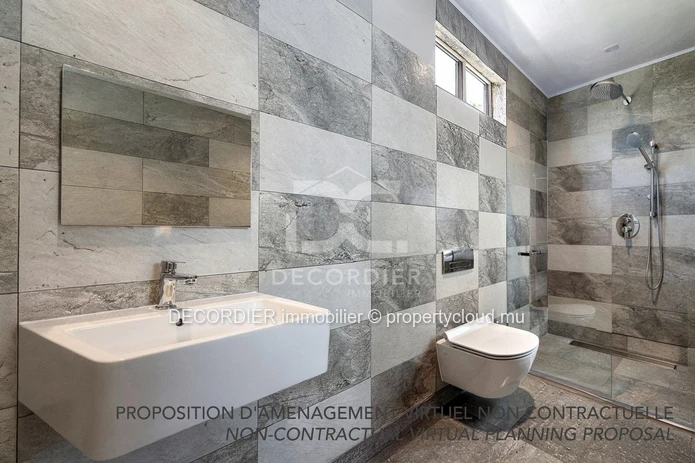 For Sale – Modern House with Swimming Pool