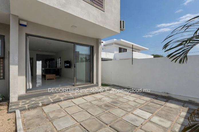 Charming Duplex for Rent in Pereybère