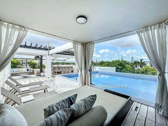 Penthouse vue mer avec plage privée