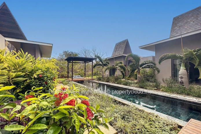 Sublime villa located in a secure residence