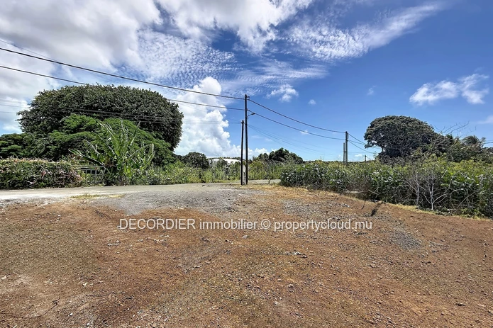 Residential Land for Sale – Petit Raffray