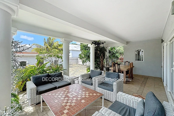 À Louer – Élégante maison de style colonial moderne avec piscine à Pointe aux Canonniers