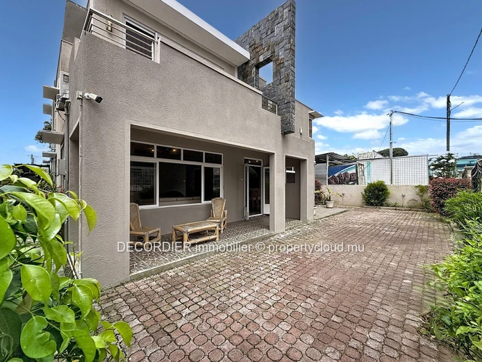 Furnished Contemporary House – Stanley Rose Hill