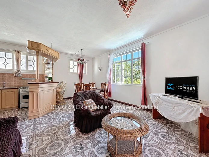Spacieuse Maison à Trou Aux Biches avec Piscine et Jardin