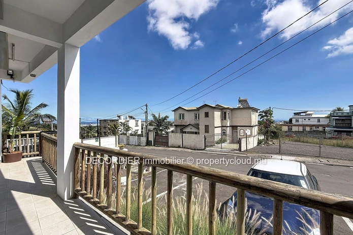 Commercial space for rent – Roches Brunes