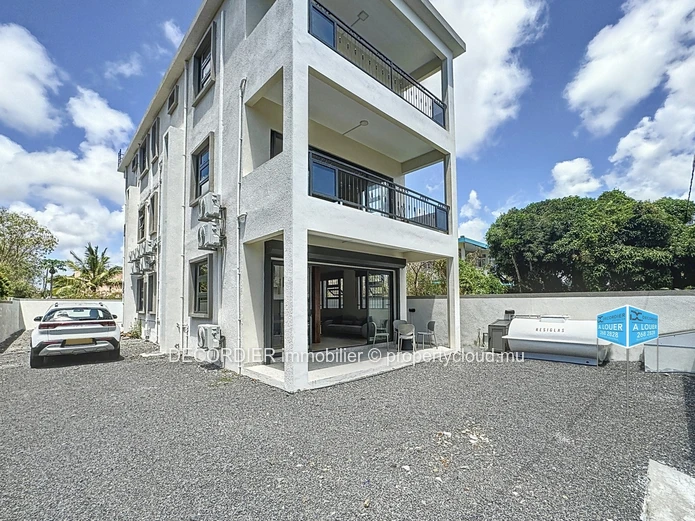 Apartment located on the 2nd floor at 5 minutes walk from the beach